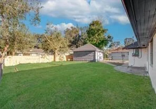 Photo 3 of Single family home for sale at 5230 W Bellfort Ave, Houston, TX 77035 | MLS# 98043060 | Listing updated on 2026-08-21