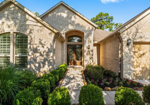 Photo 2 of Single family home for sale at 8 S Elderberry Trl, Montgomery, TX 77316 | MLS# 54723171 | Listing updated on 2026-06-06