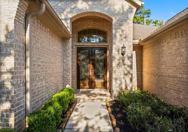 Photo 3 of Single family home for sale at 8 S Elderberry Trl, Montgomery, TX 77316 | MLS# 54723171 | Listing updated on 2026-06-06