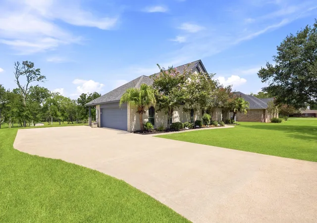 4th image of 1606 Bayou Breeze Dr, Baytown, TX 77523 | MLS# 64422490
