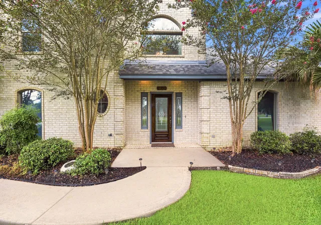 5th image of 1606 Bayou Breeze Dr, Baytown, TX 77523 | MLS# 64422490