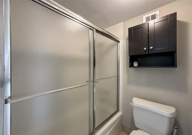 2nd image of 2016 Main St, Houston, TX 77002