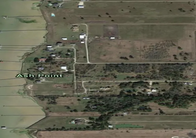 10th image of 2101 W Bayshore Rd, Anahuac, TX 77514 | MLS# 78503972
