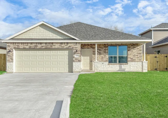 Photo 2 of Single family home for sale at 13055 Clearview Dr, Willis, TX 77318 | MLS# 57205107 | Listing updated on 2026-08-18