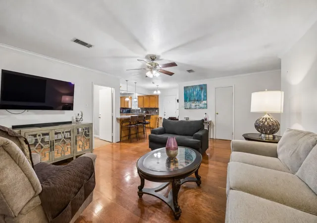 Photo 3 of Single family home for sale at 2206 Lee St, Houston, TX 77026 | MLS# 69176266 | Listing updated on 2026-09-03