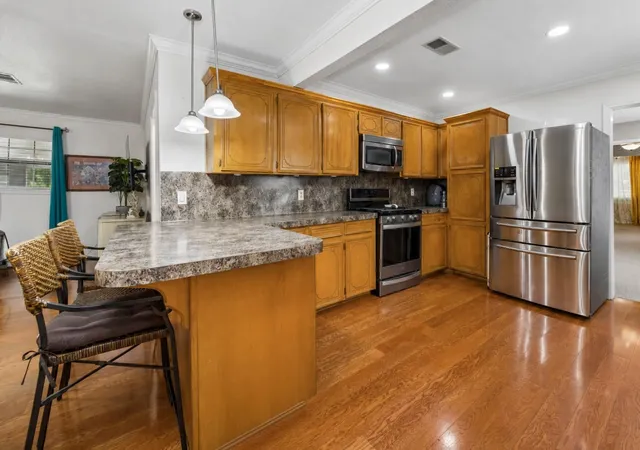 Photo 4 of Single family home for sale at 2206 Lee St, Houston, TX 77026 | MLS# 69176266 | Listing updated on 2026-09-03