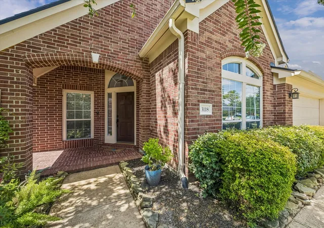 2nd image of 3118 Valley Ct, Manvel, TX 77578 | MLS# 75360482