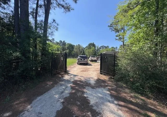 Photo 3 of Single family home for sale at 320 County Rd 2282, Cleveland, TX 77327 | MLS# 96189228 | Listing updated on 2026-09-15