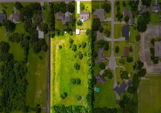 2nd image of 2465 Ryan Dr, Alvin, TX 77511 | MLS# 35111315