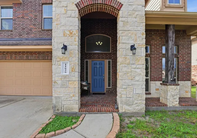 Photo 4 of Single family home for sale at 11626 Eagle Ridge Dr, Mont Belvieu, TX 77523 | MLS# 91534430 | Listing updated on 2026-09-16