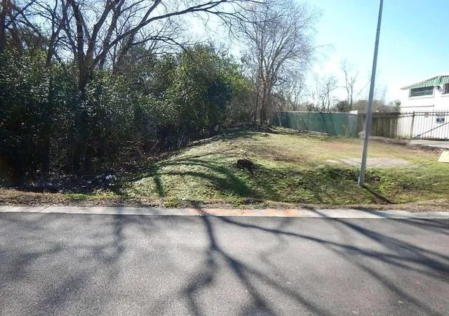 Photo 2 of Land for sale at 4846 (lot 16) Sunbeam St, Houston, TX 77033 | MLS# 19765905 | Listing updated on 2026-06-10