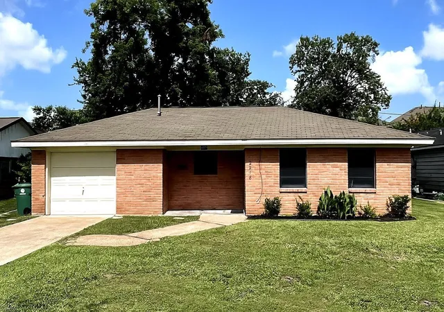 1st image of 2218 Silverbonnet St, Houston, TX 77055 | MLS# 17707087