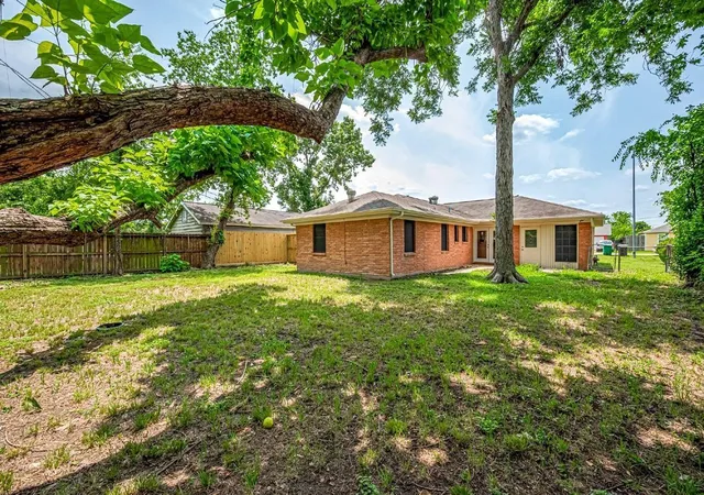 2nd image of 2218 Silverbonnet St, Houston, TX 77055 | MLS# 17707087