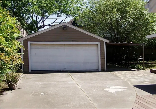 Photo 3 of Single family home for sale at 6203 S Rice Ave, Bellaire, TX 77401 | MLS# 54869000 | Listing updated on 2026-07-22