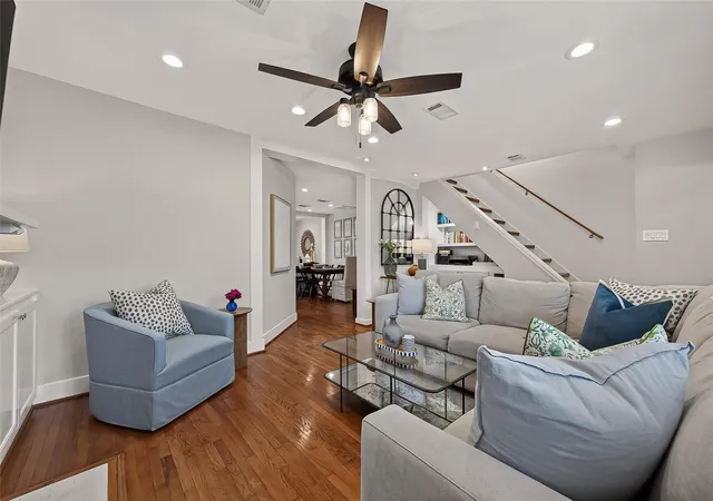 5th image of 1530 Sue Barnett Dr, Houston, TX 77018 | MLS# 5681163