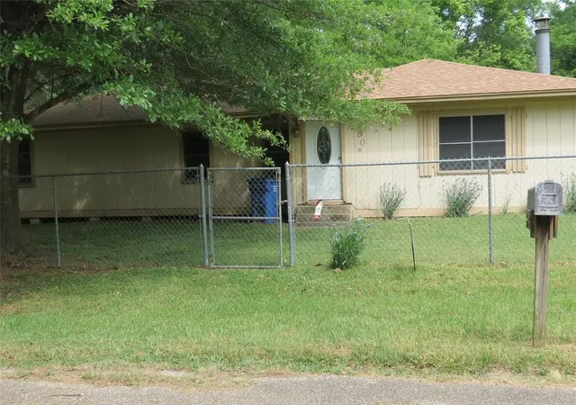 Homes for sale in New Waverly, TX | 380 Keeland Dr, New Waverly, TX 77358 | MLS# 95554240