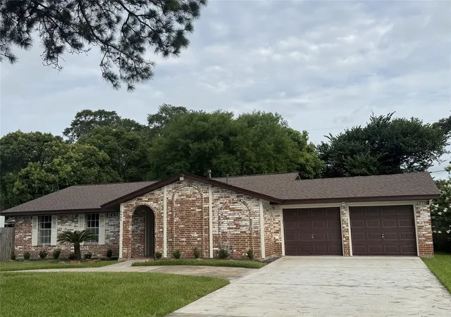1st image of 5002 Louise St, Seabrook, TX 77586 | MLS# 84069256