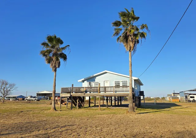 2nd image of 405 Blue Water Blvd, Bay City, TX 77414 | MLS# 57845483