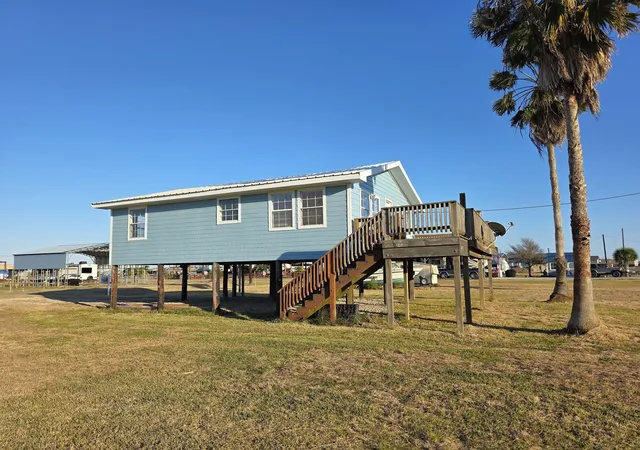 3rd image of 405 Blue Water Blvd, Bay City, TX 77414 | MLS# 57845483