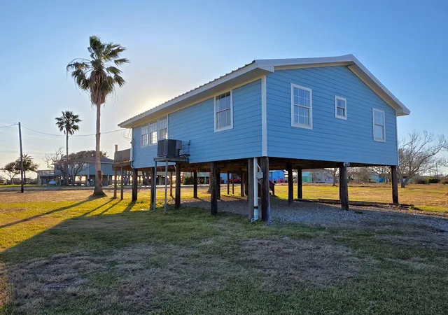 4th image of 405 Blue Water Blvd, Bay City, TX 77414 | MLS# 57845483
