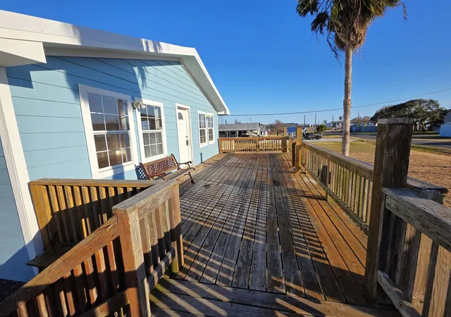 5th image of 405 Blue Water Blvd, Bay City, TX 77414 | MLS# 57845483