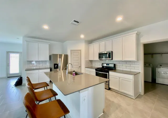 5th image of 1515 Wells Manor Ln, Missouri City, TX 77459 | MLS# 93631492