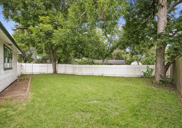 Photo 4 of Single family home for sale at 707 Oleander, Sealy, TX 77474 | MLS# 18476214 | Listing updated on 2026-08-04