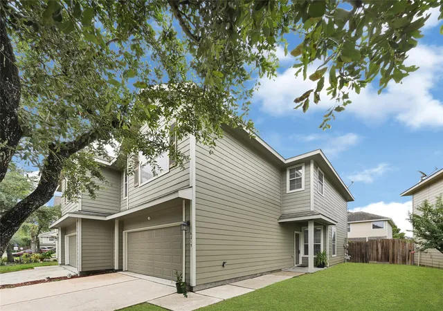 Photo 1 of Sale Pending at 6215 Stoney Crk Dr, Pasadena, TX 77503 | MLS# 36974597 | Listing updated on 2026-09-14