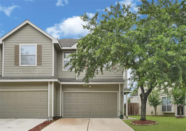 Photo 2 of Sale Pending at 6215 Stoney Crk Dr, Pasadena, TX 77503 | MLS# 36974597 | Listing updated on 2026-09-14