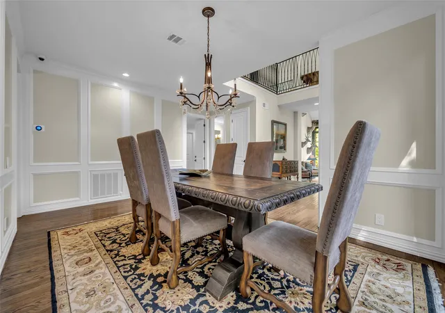 4th image of 20 Sugarberry Cir, Houston, TX 77024 | MLS# 35187020