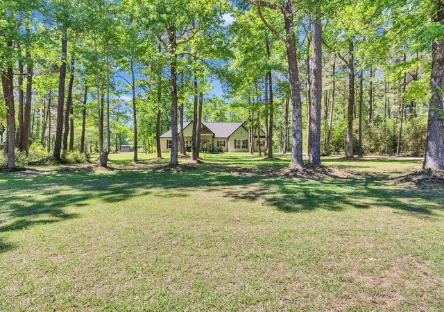 1st image of 9 Prescott Dr, New Waverly, TX 77358 | MLS# 95698713