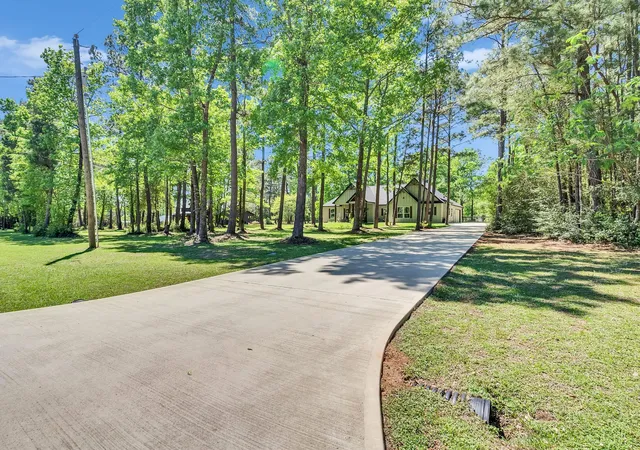 2nd image of 9 Prescott Dr, New Waverly, TX 77358 | MLS# 95698713