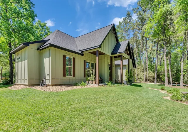 3rd image of 9 Prescott Dr, New Waverly, TX 77358 | MLS# 95698713