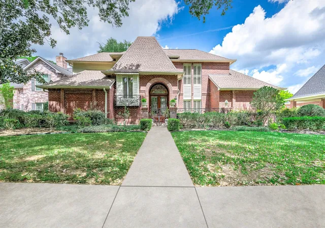 2nd image of 3702 Belle Grove Ln, Sugar Land, TX 77479 | MLS# 98740110