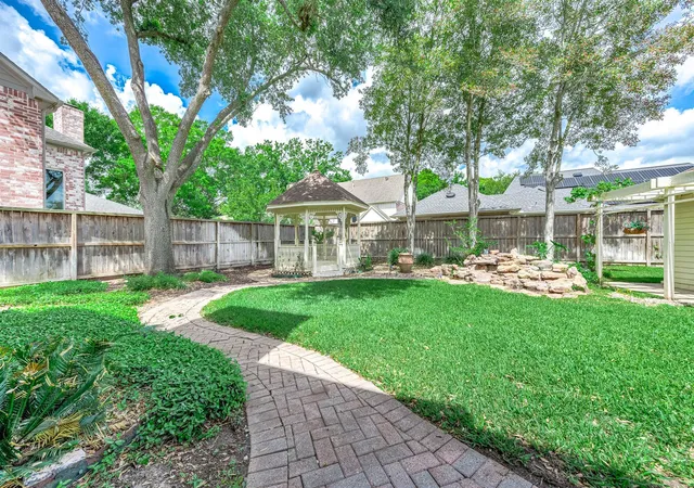 3rd image of 3702 Belle Grove Ln, Sugar Land, TX 77479 | MLS# 98740110