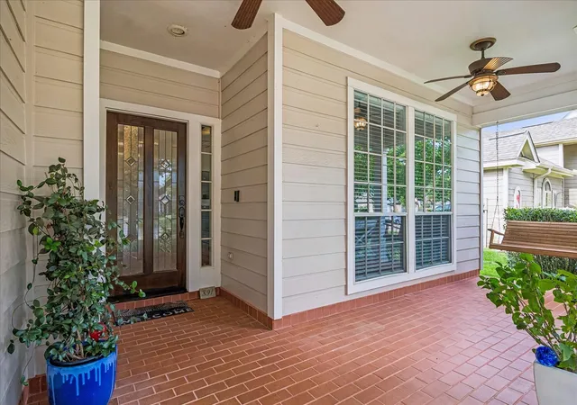 2nd image of 891 Victoria Lakes Dr, Katy, TX 77493 | MLS# 61155646