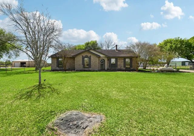 1st image of 13917 Country Side St, Santa Fe, TX 77517 | MLS# 27760027