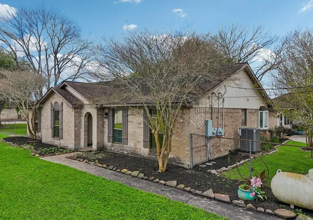 2nd image of 13917 Country Side St, Santa Fe, TX 77517 | MLS# 27760027