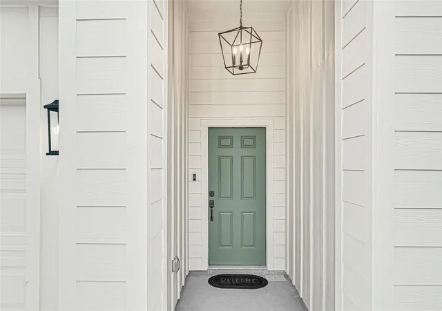 Photo 3 of Sale Pending at 8221 Tareyton Ln, Houston, TX 77075 | MLS# 68539533 | Listing updated on 2026-09-06