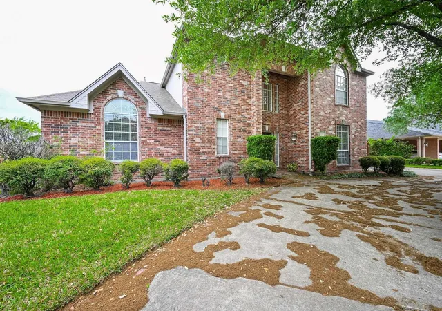 2nd image of 8102 Ashley Circle Dr S, Houston, TX 77071 | MLS# 91490724