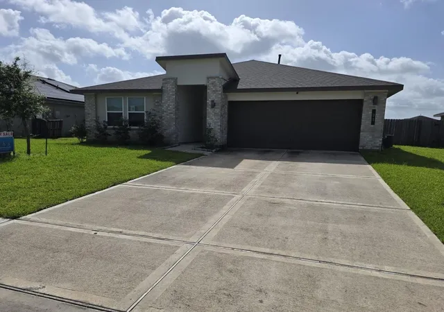 Photo 20 of Sale Pending at 21 Desert Spring Ln, Manvel, TX 77578 | MLS# 25739350 | Listing updated on 2026-07-17