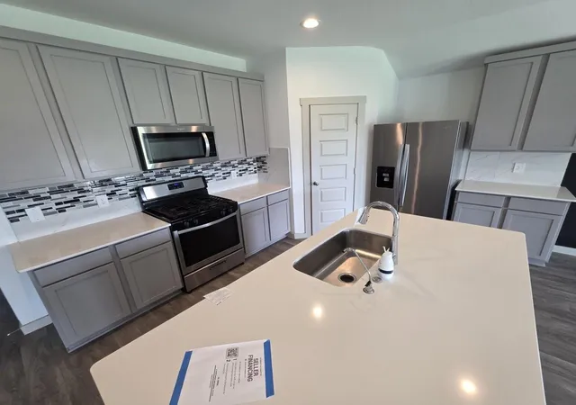 Photo 2 of Sale Pending at 21 Desert Spring Ln, Manvel, TX 77578 | MLS# 25739350 | Listing updated on 2026-07-17