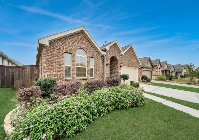 3rd image of 11918 Red Admiral Rd, Humble, TX 77346 | MLS# 42667132