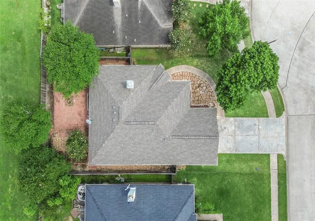 4th image of 4055 Bentwood Dr, Dickinson, TX 77539 | MLS# 82501863