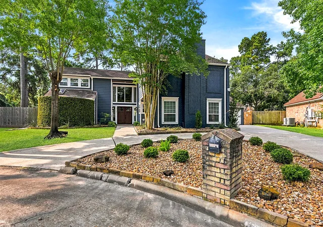 Photo 2 of Single family home for sale at 10507 Normont Dr, Houston, TX 77070 | MLS# 97944733 | Listing updated on 2026-07-26