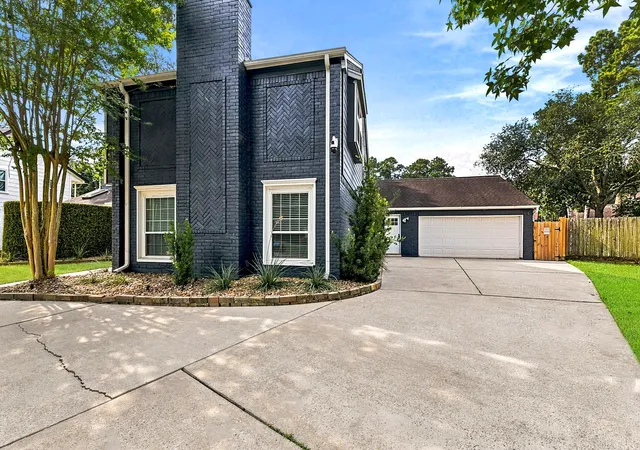 Photo 3 of Single family home for sale at 10507 Normont Dr, Houston, TX 77070 | MLS# 97944733 | Listing updated on 2026-07-26