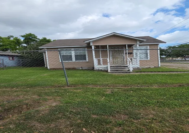 2nd image of 3717 Dawson Ln, Houston, TX 77051 | MLS# 82386723