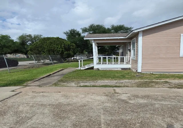 3rd image of 3717 Dawson Ln, Houston, TX 77051 | MLS# 82386723