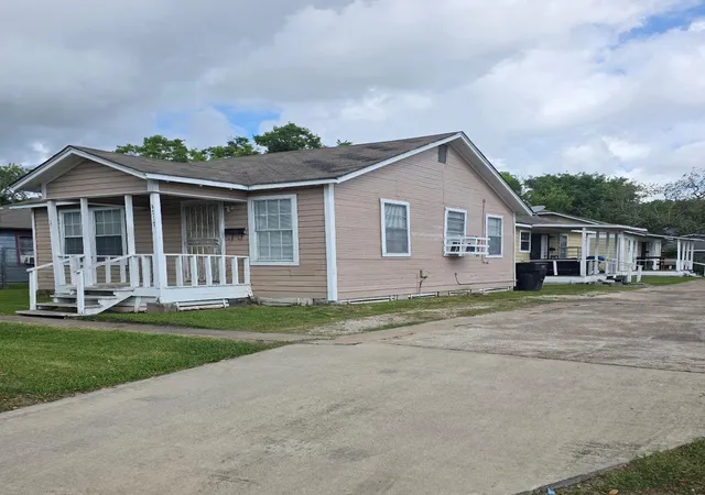 4th image of 3717 Dawson Ln, Houston, TX 77051 | MLS# 82386723