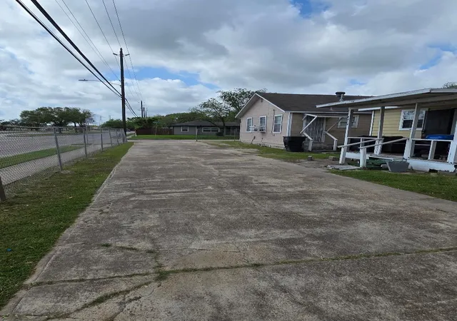 8th image of 3717 Dawson Ln, Houston, TX 77051 | MLS# 82386723